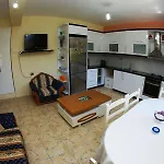 Renato Apartman *