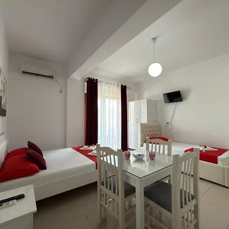 Renato Apartman *