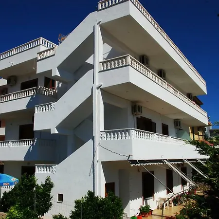 Renato Apartment *