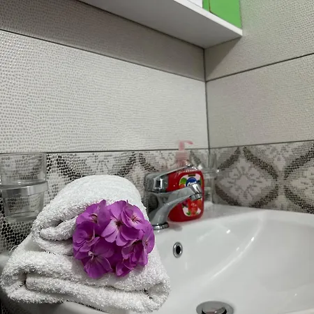 Renato Apartmán *