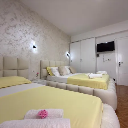 Renato Apartman *